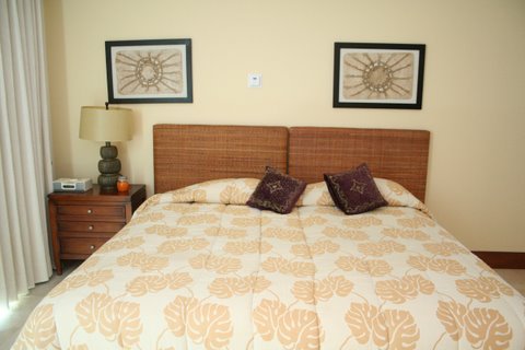 Guest suite 3 with city view terrace, full bath