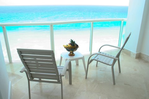 amazing views of entire Cancun hotel zone from terrace