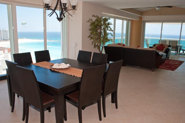 Another view of the extra large ocean viewgreat room on 18th floor