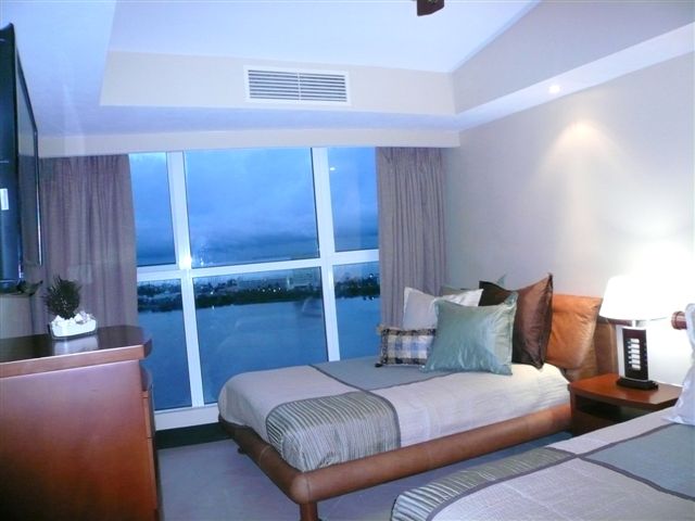 Bedroom #2 offers 2 full size beds, and attached bath, walk in closet, and 32 inch lcd tv